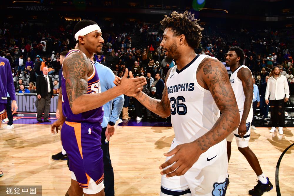 鹕队正面临 鹕队正面临