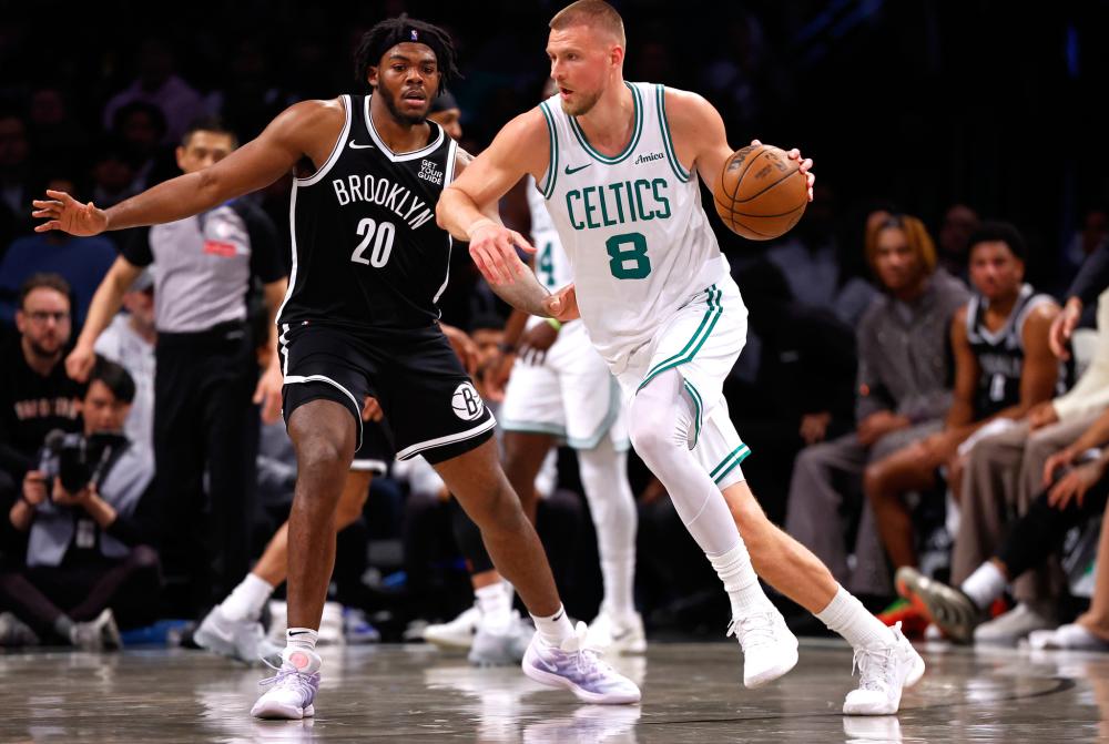 为新秀配备 为新秀配备