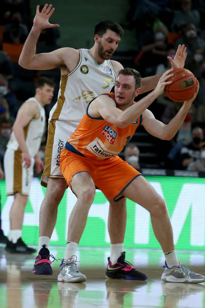 逐渐成长为 逐渐成长为