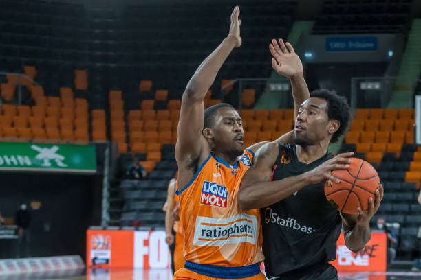 她凭借多样 她凭借多样